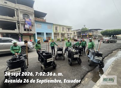 Cuadrilla de barrido de Ecoway con coches recolectores